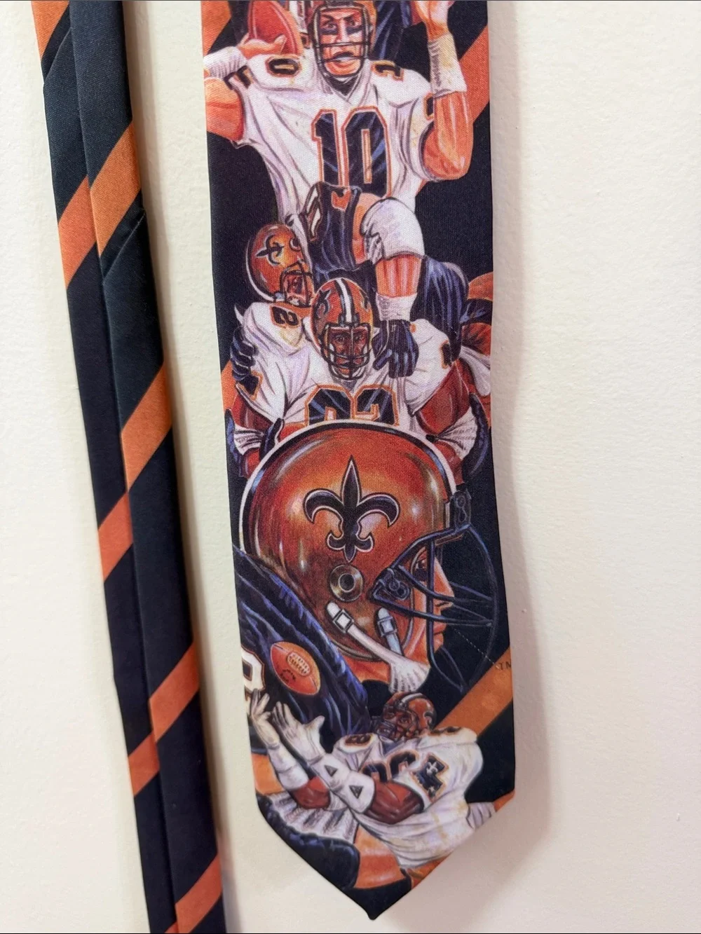 Vintage. Ralph Marlin New Orleans Saints Striped Novelty Tie NFL. NWOT
